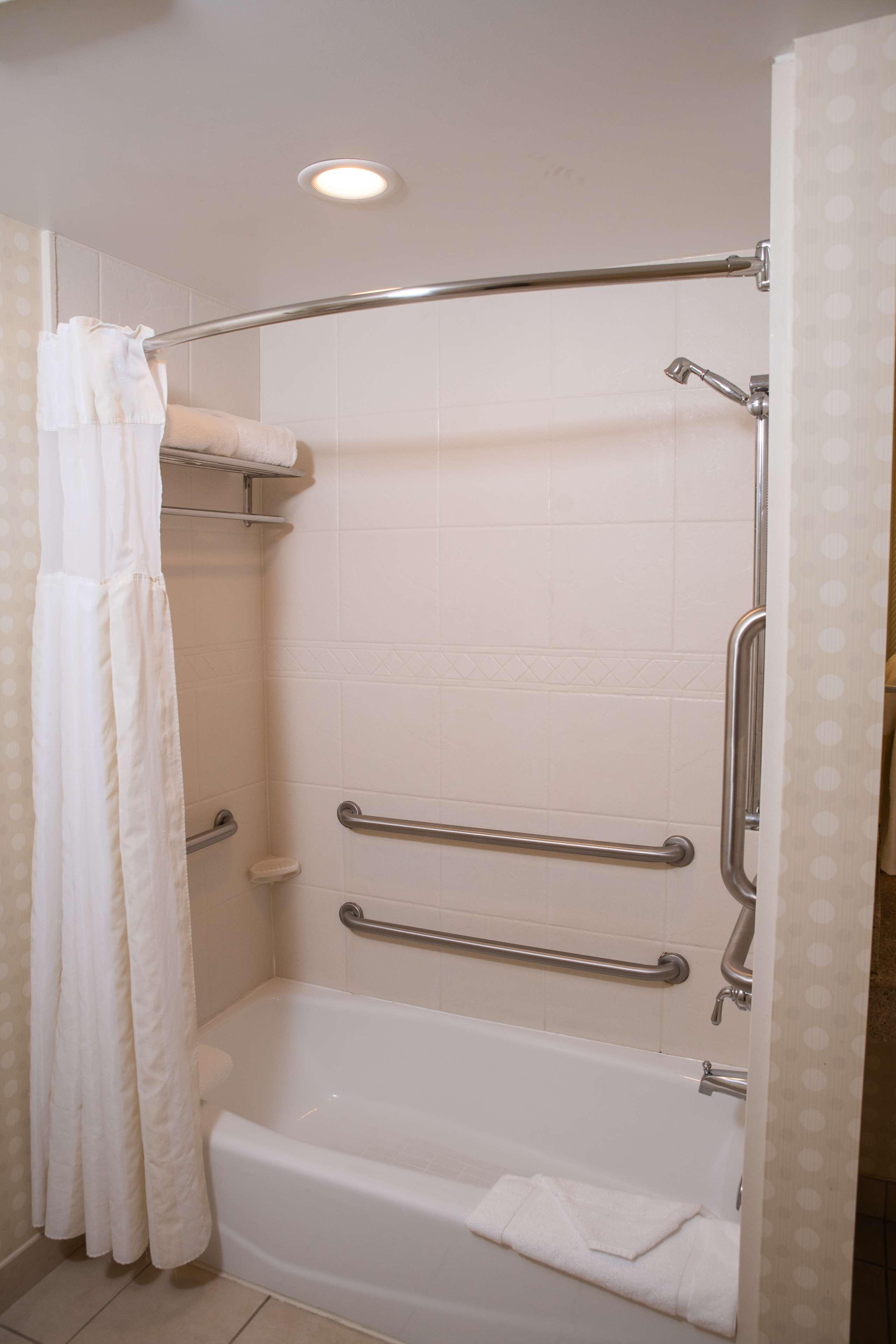 Hilton Garden Inn Erie Kearsarge Exterior foto